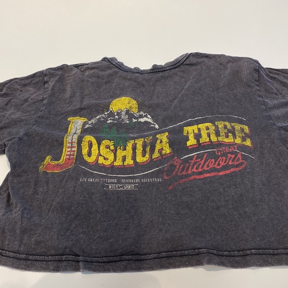 Garage Crop Top - Picture 5 of 6